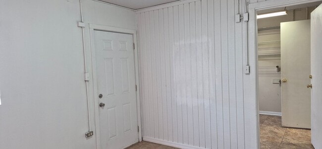 Building Photo - Establish Home and Neighborhood