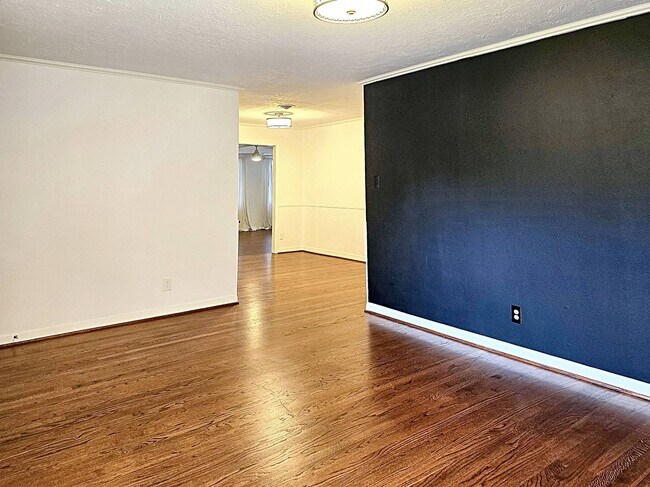 Building Photo - 4414 Gardendale Dr