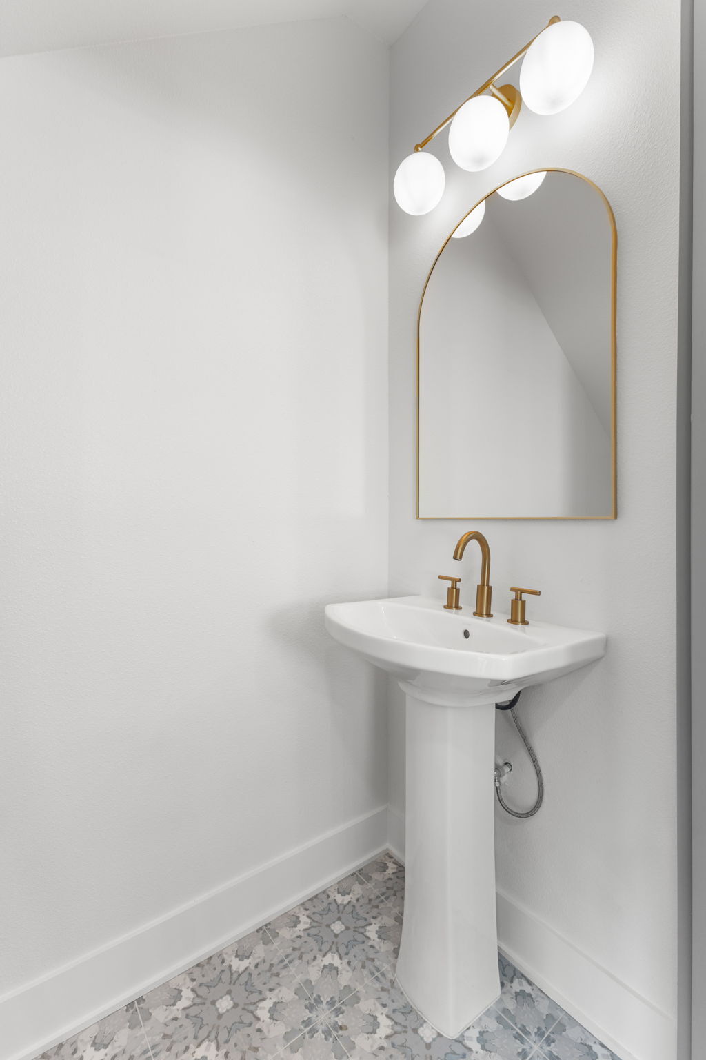 Building Photo - 2523 13th Ave N