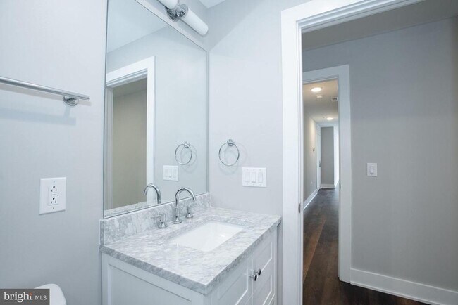 Building Photo - 817 N 20th St