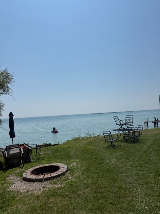 Building Photo - 10245 Dixie Hwy