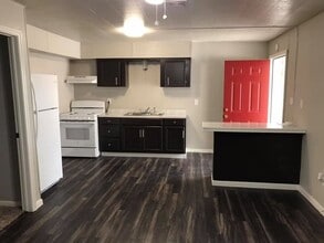 Building Photo - 1020 N Main St