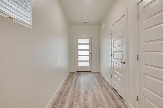 Building Photo - Luxury NEW 3 Bedroom 2.5 Bathroom Townhome...