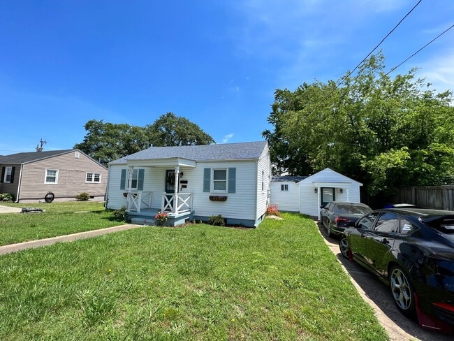 Building Photo - Three bedroom home in Norfolk