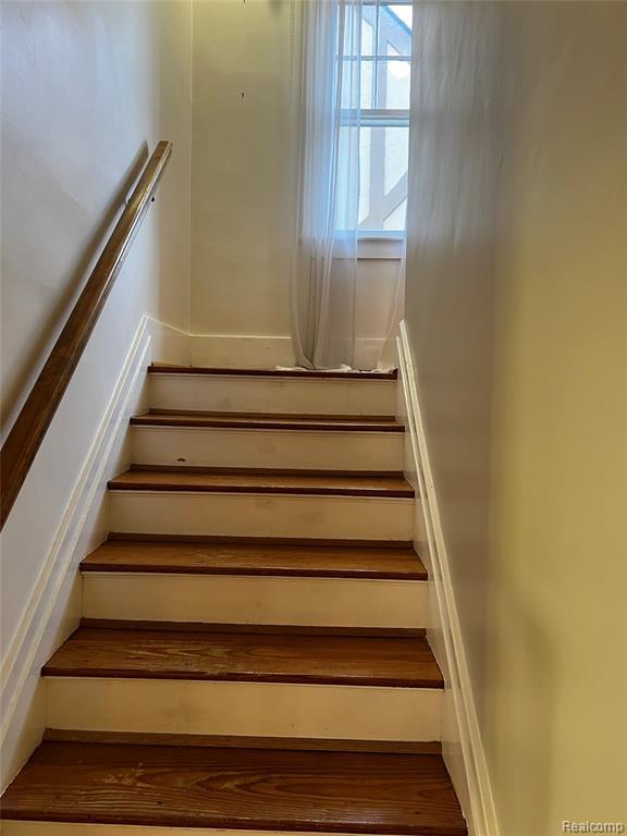 Building Photo - 1072 Ridgedale Ave