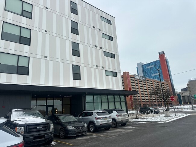 Building Photo - 1400 Chrysler Dr