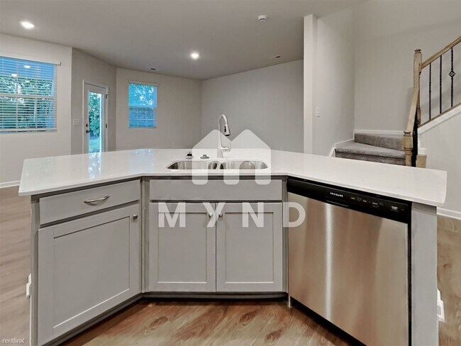 Building Photo - 3 br, 2.5 bath Townhome - 145 Eagle Chase Dr