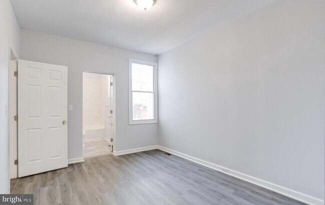 Building Photo - 3007 Oakley Ave