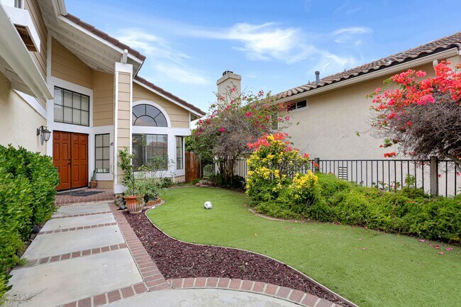 Building Photo - 4 Bed | 3 Bath | 1,979 Sq. Ft. | Stunning ...