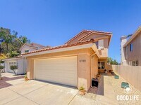 Building Photo - Spacious 3BD/2.5 BA Home in Scripps Ranch with Pool, Private Balcony & In-Unit Laundry