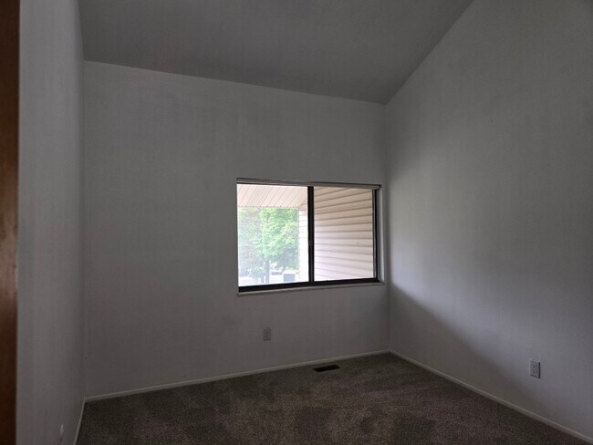 Building Photo - 6136 Palomino Ct