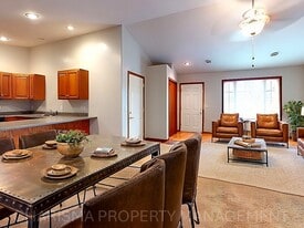 Building Photo - 304 Harvest Trl