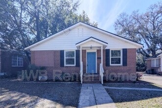 Building Photo - 44 W 55th St