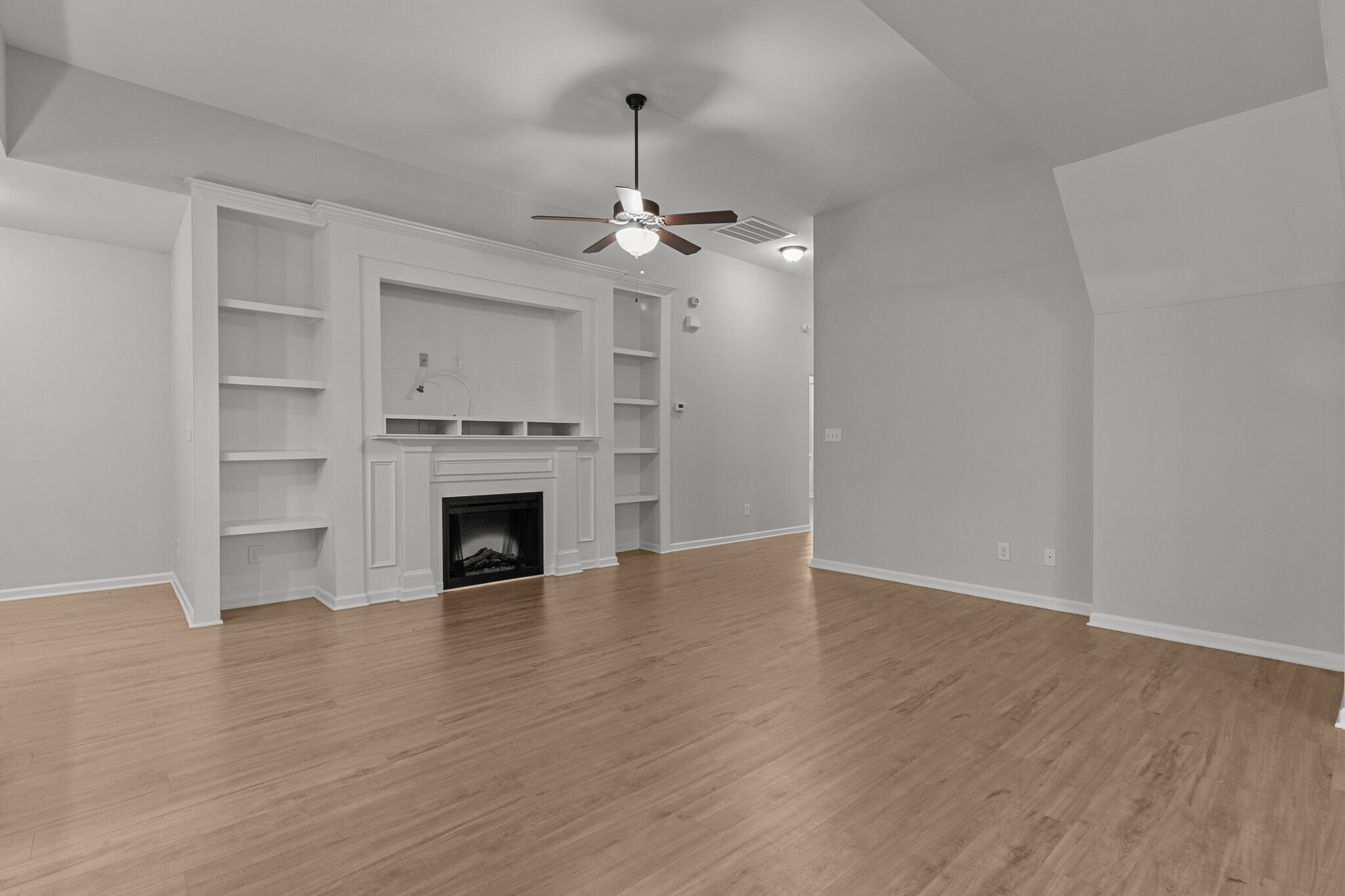 Building Photo - 6471 Chamblee Dr