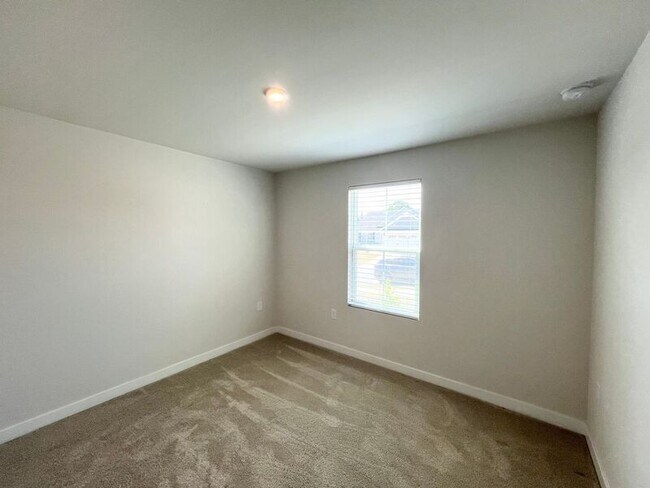 Building Photo - 8765 Kenridge Ln