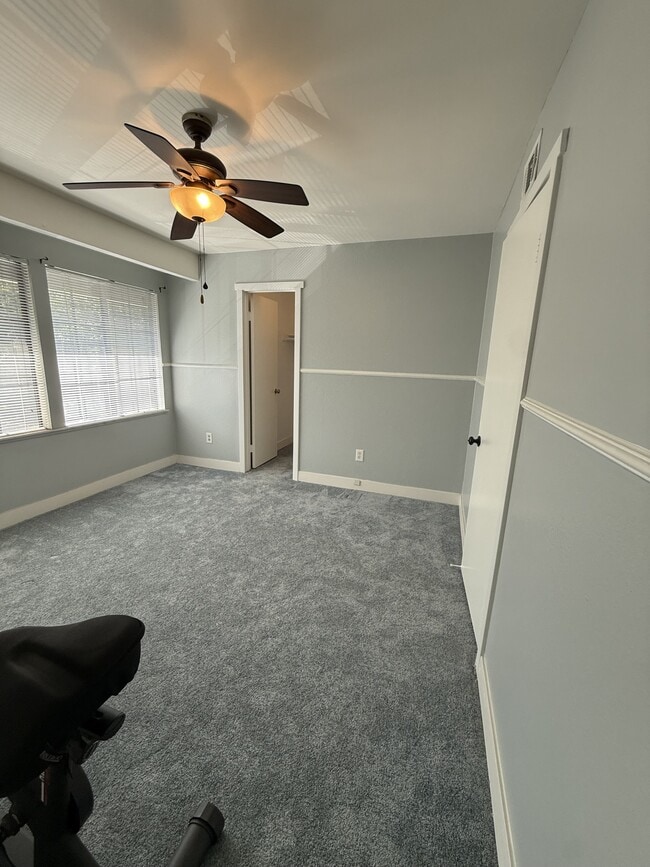Building Photo - 8731 Pine Crest Pl