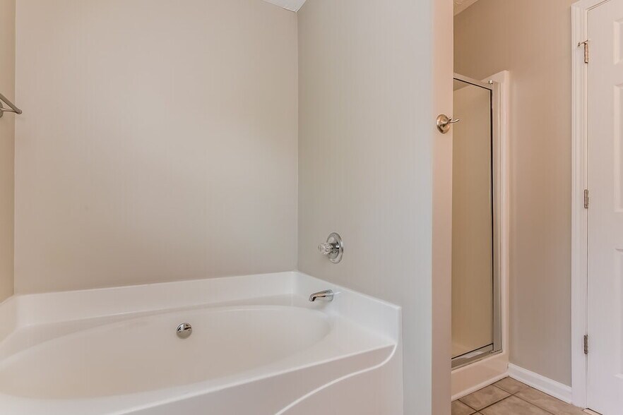 Building Photo - 398 Glenleigh Dr