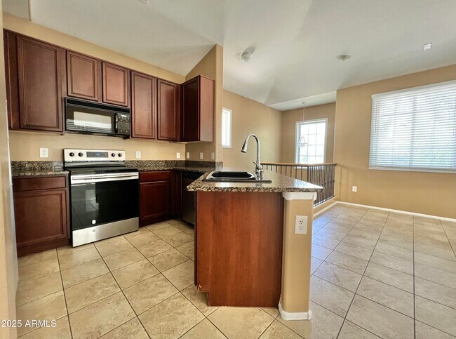 Building Photo - 4075 E Windsor Dr