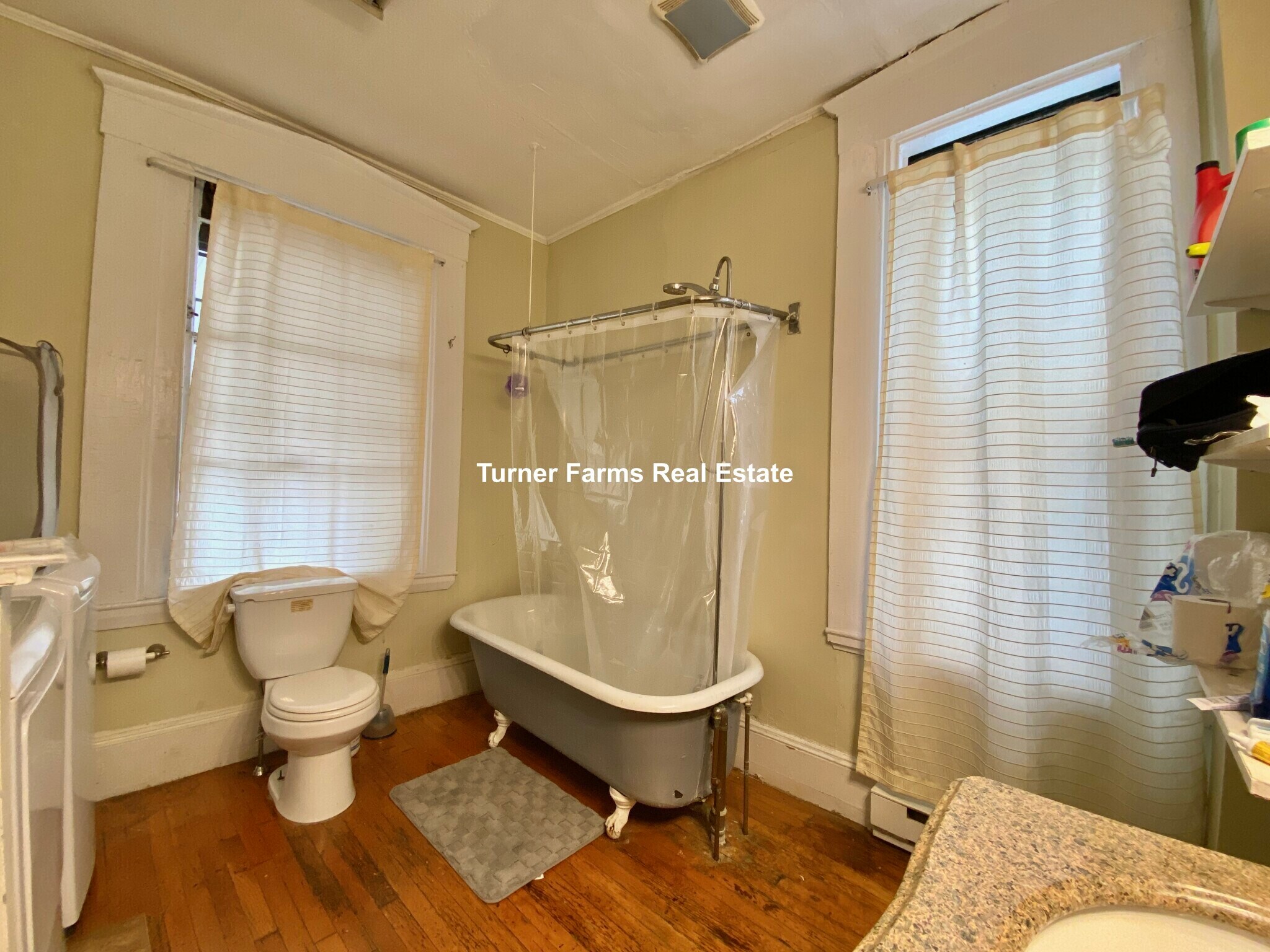 Building Photo - 139 Hillside St