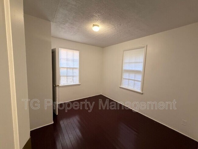Building Photo - 6031 Transylvania Ave