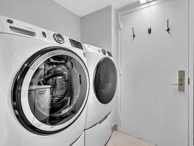 Building Photo - 1600 S Ocean Blvd