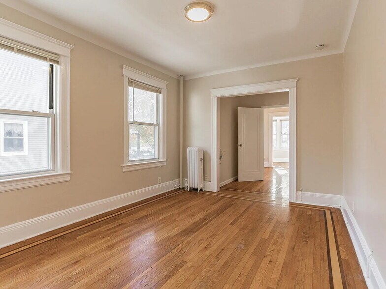 Building Photo - 832 Calhoun Ave