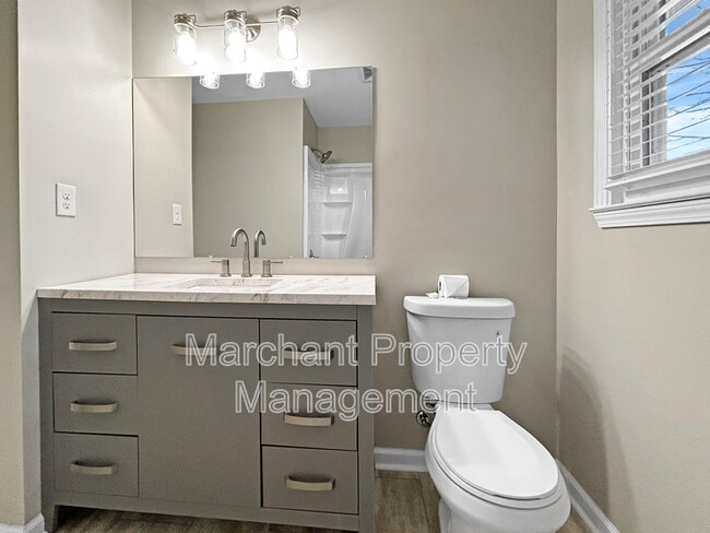 Building Photo - 105 Sexton St