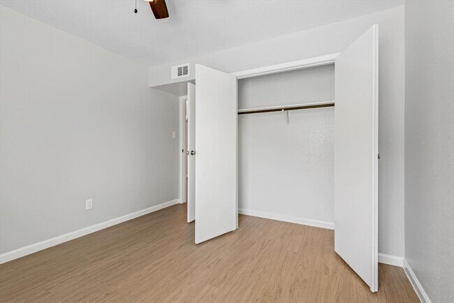 Building Photo - 18511 Egret Bay Blvd