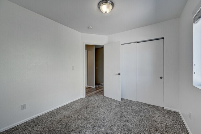 Building Photo - $2,245 - 3 Bed, 3 Bath Home with Finished ...
