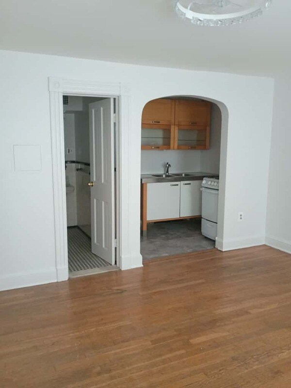 Building Photo - 2315 N Charles St