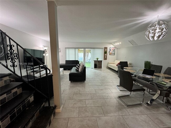 Building Photo - 4028 SW 67th Terrace