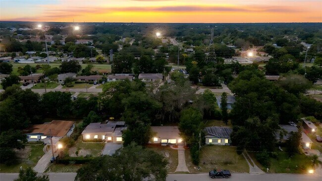 Building Photo - 906 San Domingo Rd