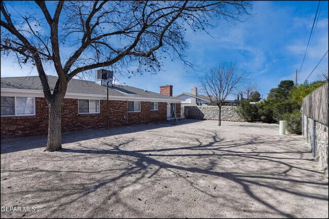 Building Photo - 8617 Darlina Dr