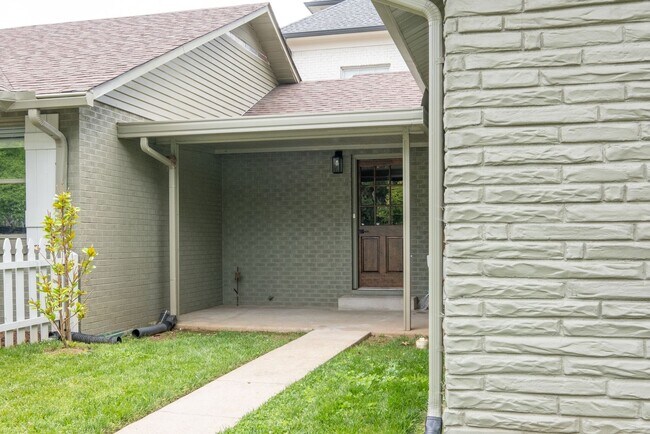 Building Photo - SF-001-4710 Nebraska Avenue Duplex