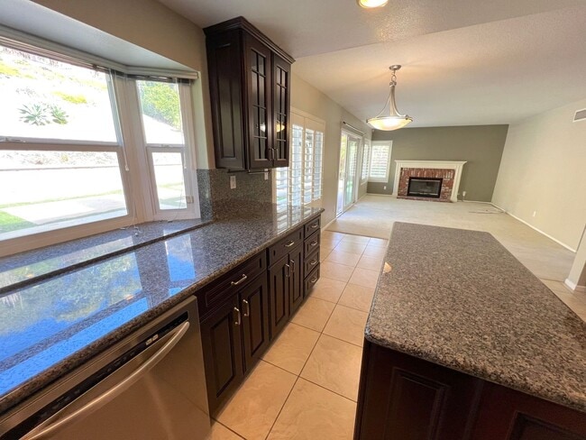 Building Photo - Large 4 bedroom home now available in Walnut