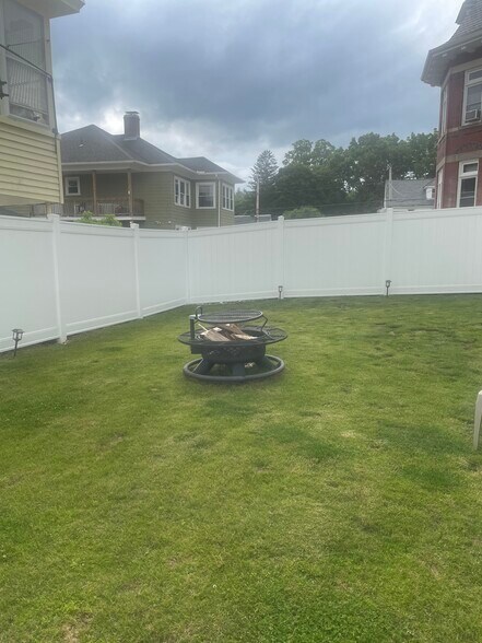 Building Photo - 14 Park St