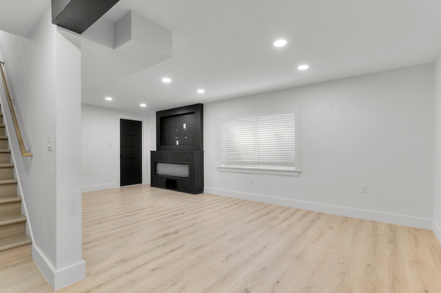 Building Photo - 4054 E Mohican Dr