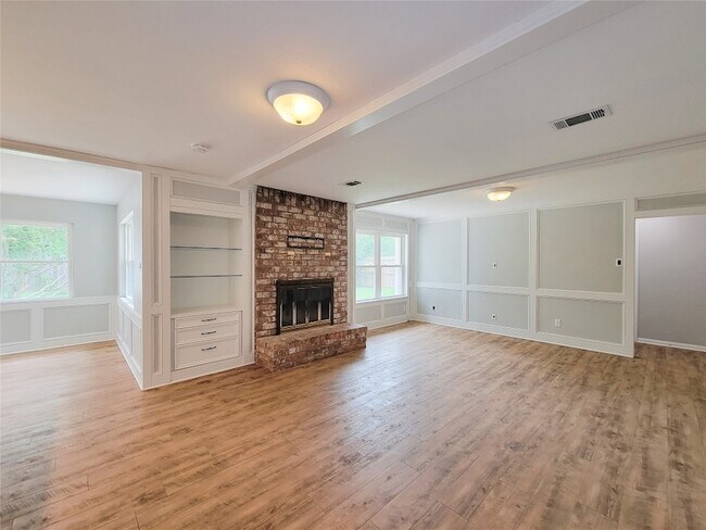 Building Photo - 13406 Glen Erica Dr