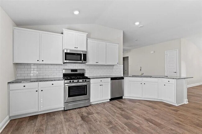 Building Photo - 2708 Golden Palms Ln