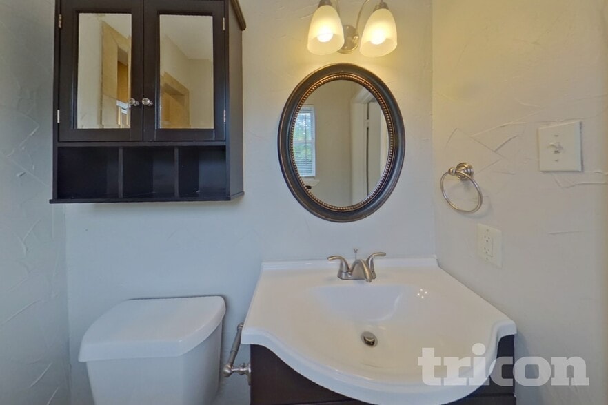 Building Photo - 5636 Wimbleton Way