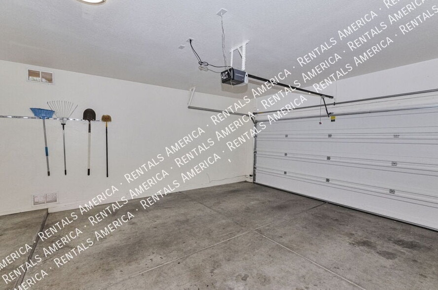 Building Photo - 2312 W Mystic Mountain Dr