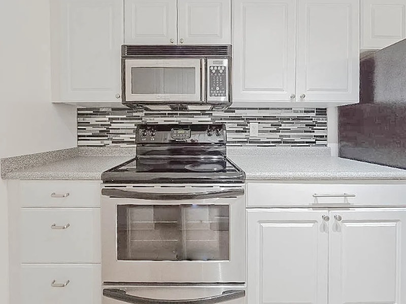 Building Photo - 9523 University Ave