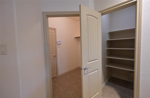 Building Photo - 2908 Bahar Dr