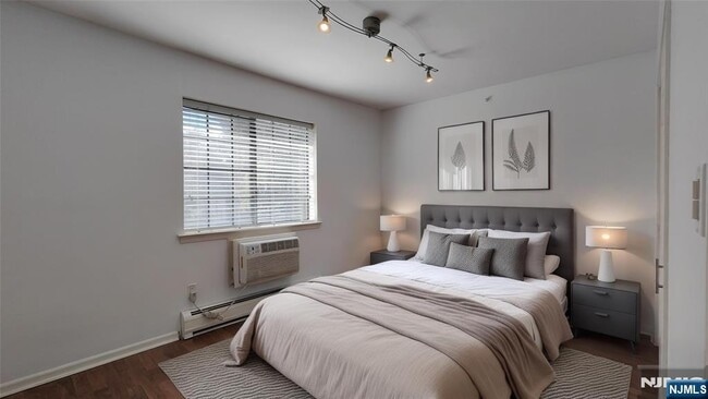 Building Photo - 1412 Faulkner Ct