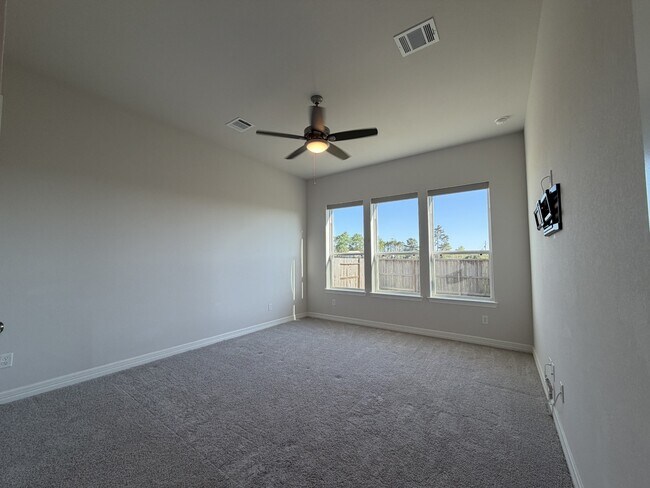 Building Photo - 368 Mallorn Ln