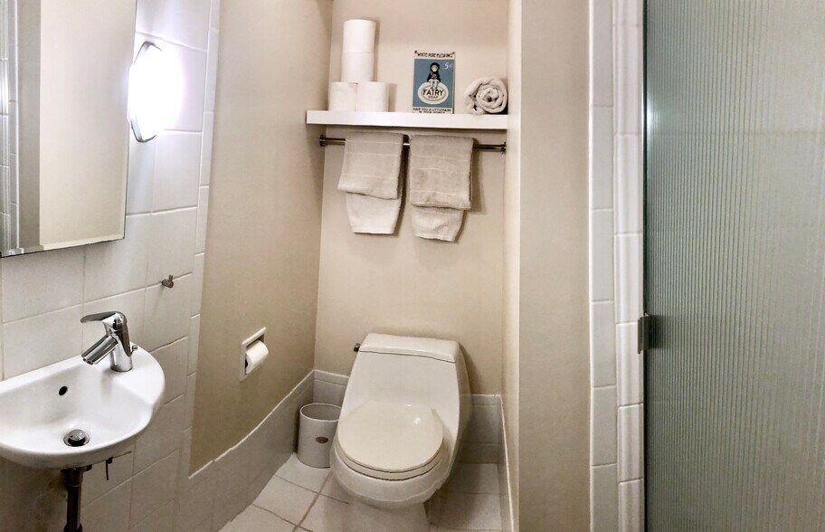 Bathroom - 4634 18th St