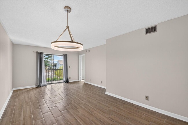 Building Photo - 7142 Golf Colony Ct