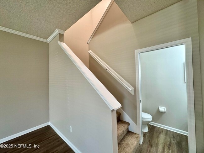 Building Photo - 450 Sherwood Oaks Dr