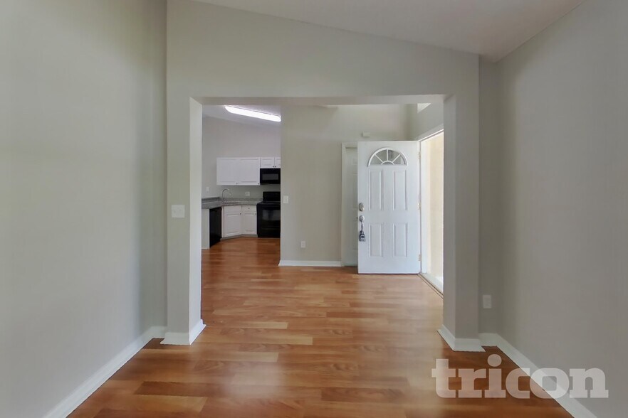 Building Photo - 17128 Woodcrest Way