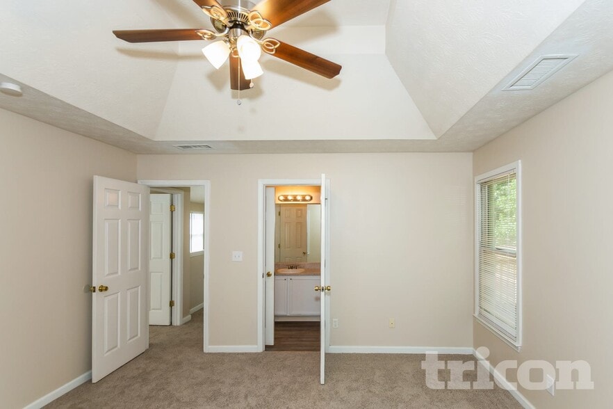 Building Photo - 1320 Timber Walk Dr